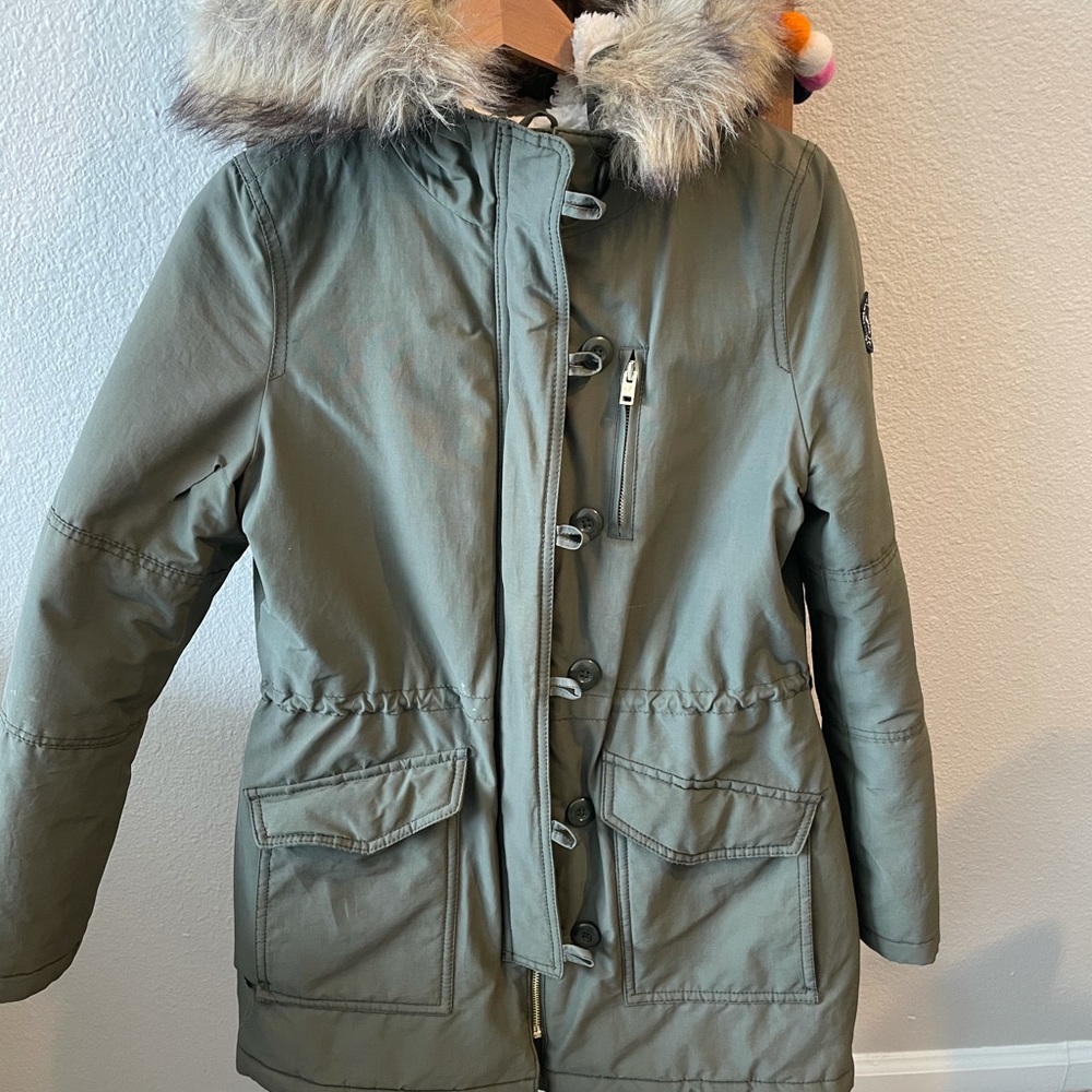 American Eagle fur hook parka